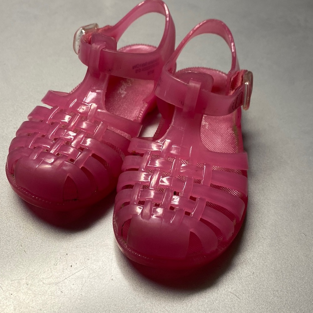 Jelly shoes